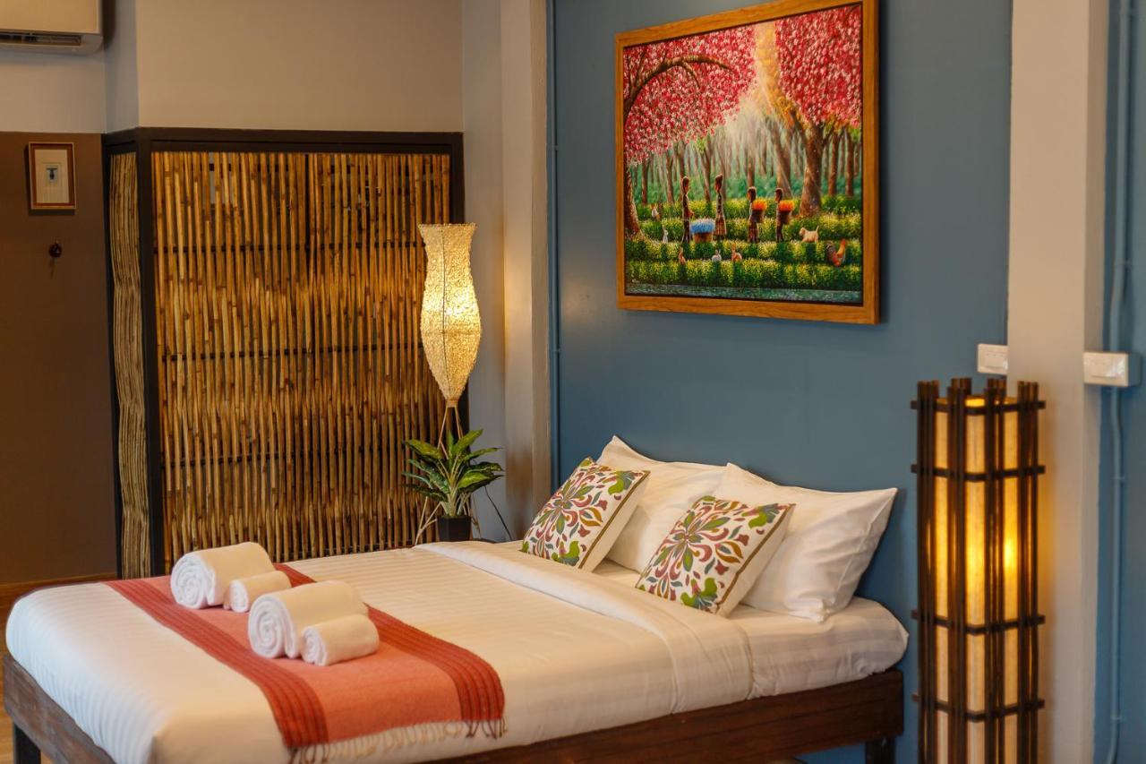 Hostel One Art And Gallery Chiang Mai Luaran gambar