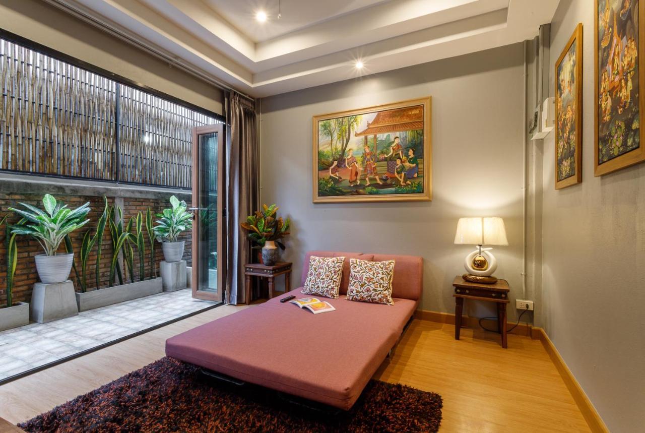 Hostel One Art And Gallery Chiang Mai Luaran gambar