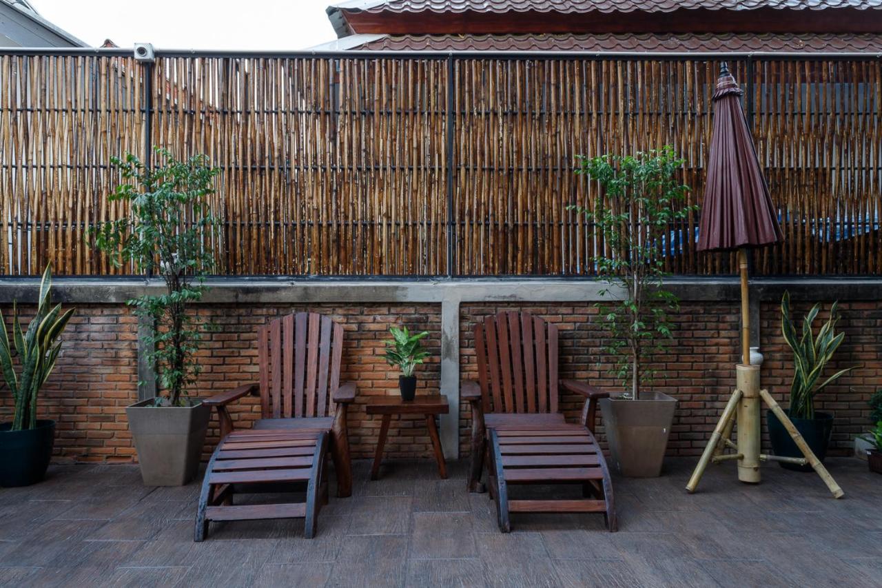 Hostel One Art And Gallery Chiang Mai Luaran gambar