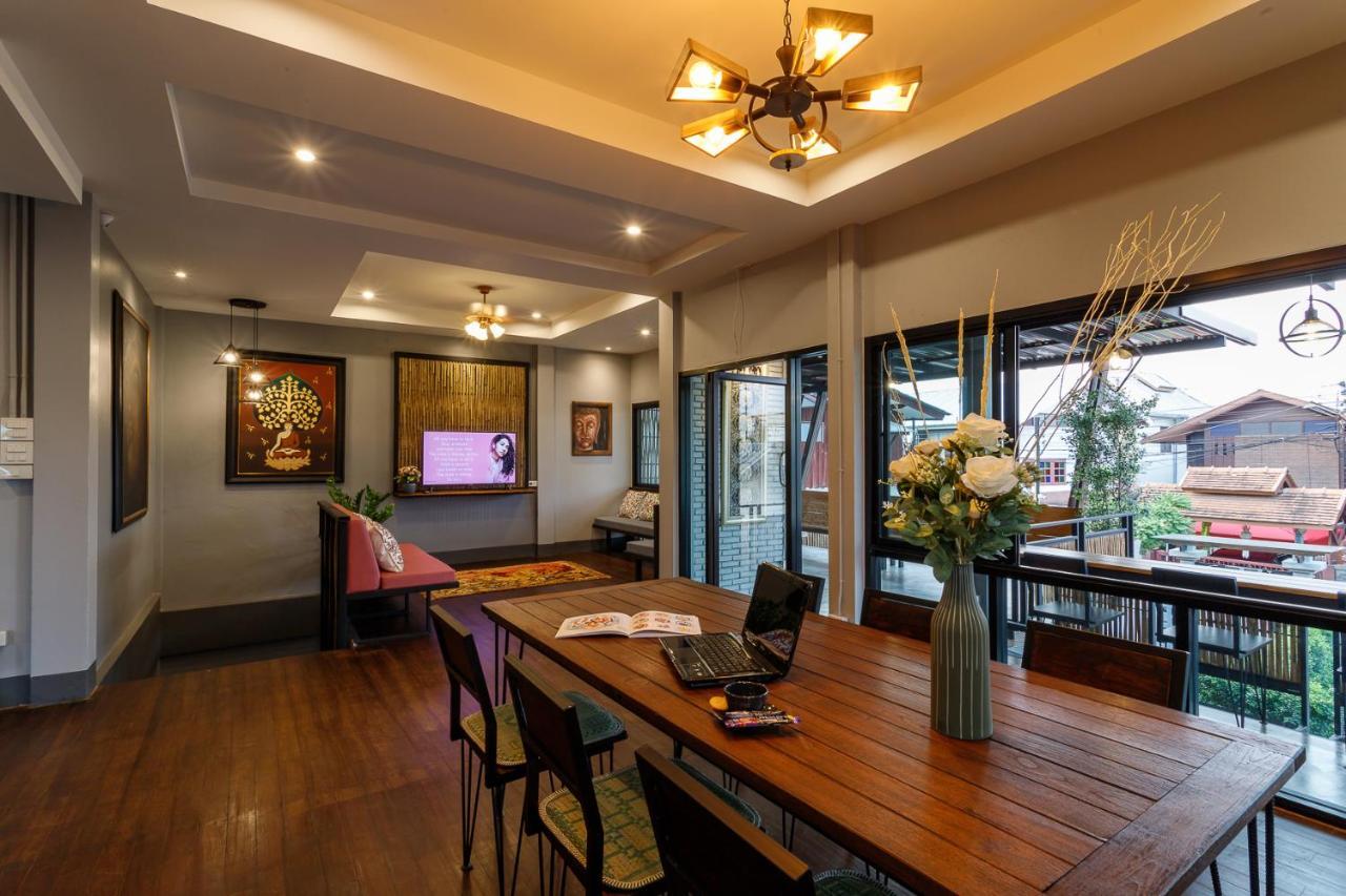 Hostel One Art And Gallery Chiang Mai Luaran gambar