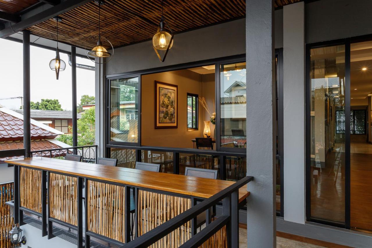 Hostel One Art And Gallery Chiang Mai Luaran gambar