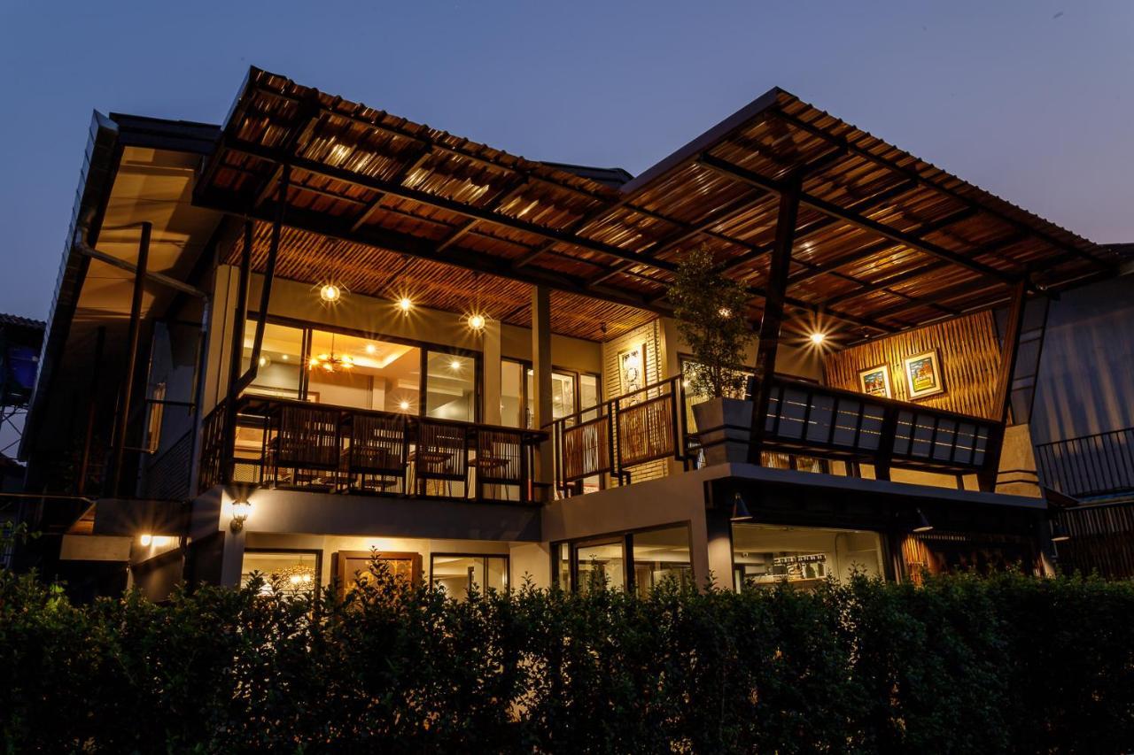 Hostel One Art And Gallery Chiang Mai Luaran gambar