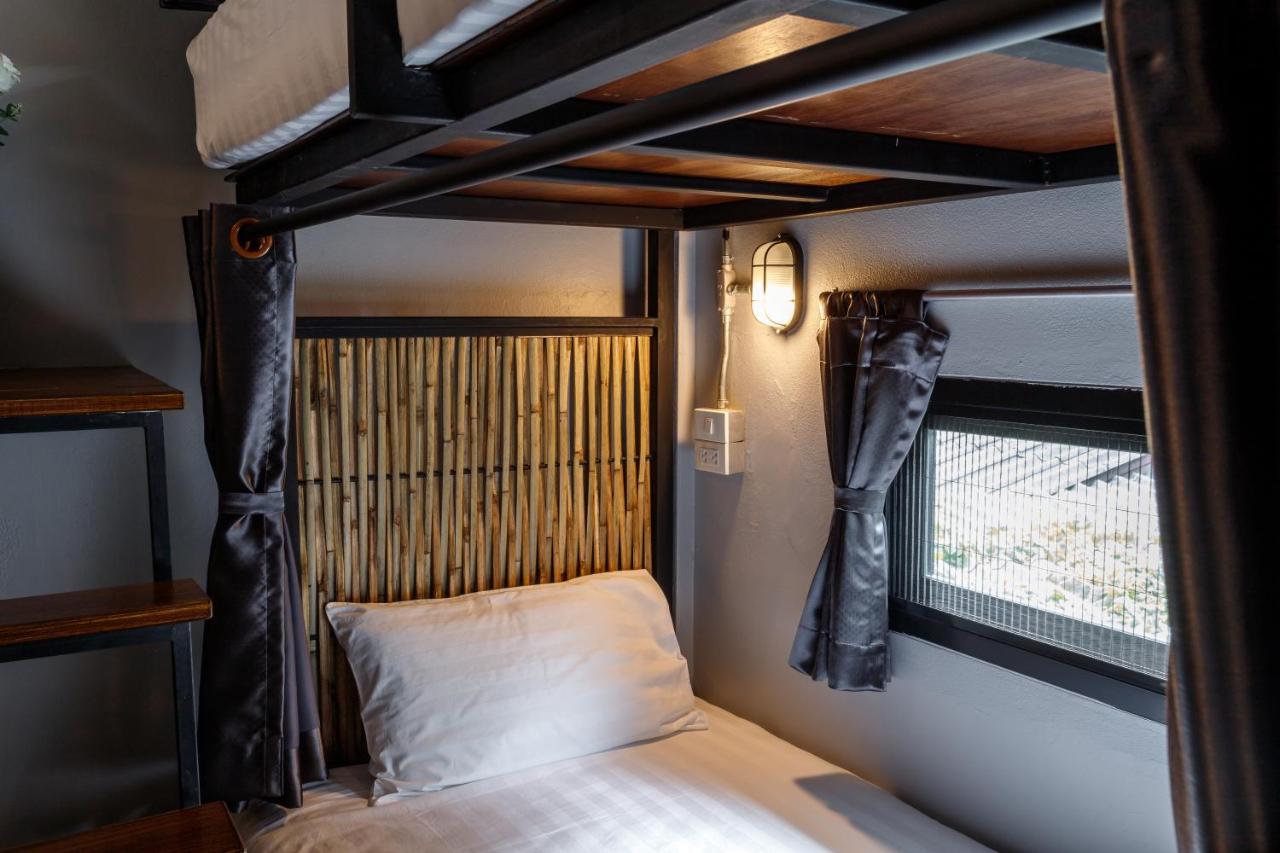 Hostel One Art And Gallery Chiang Mai Luaran gambar