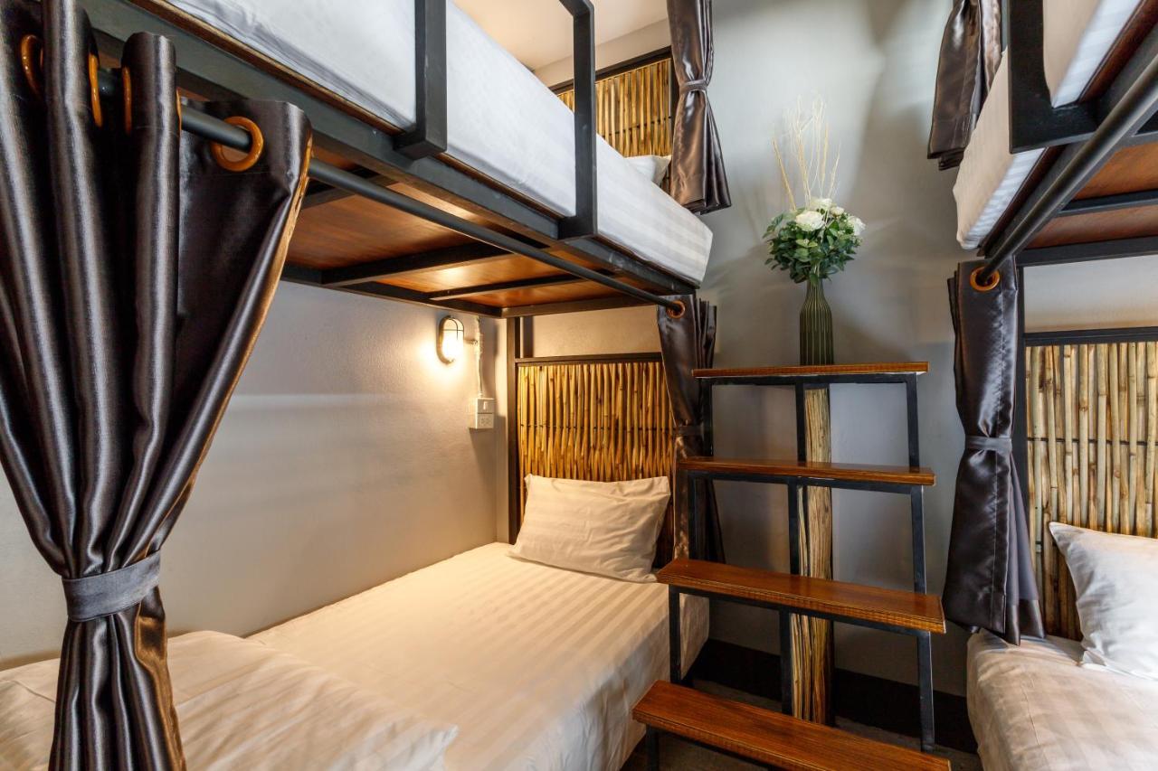 Hostel One Art And Gallery Chiang Mai Luaran gambar